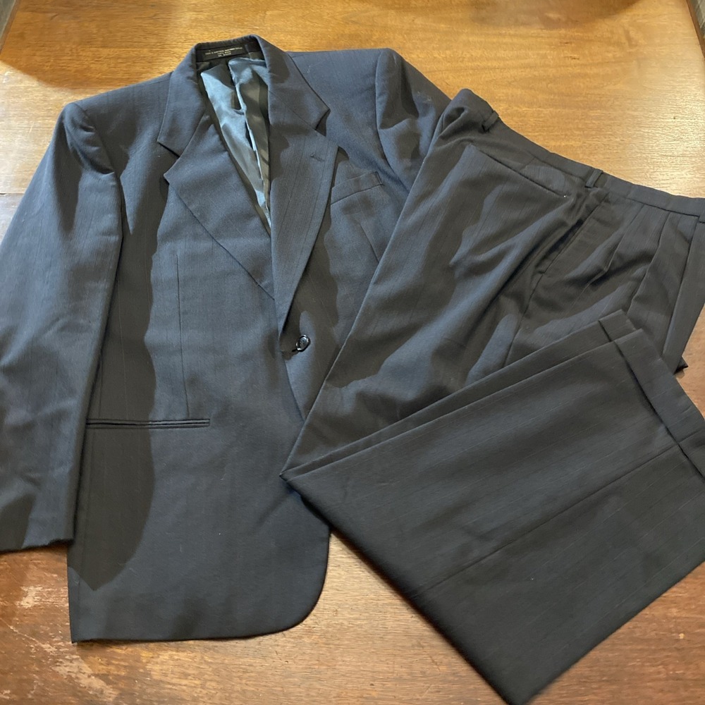 Albert Nipon‎ 2pc Suit Mens 44/W37 Black With Subtle Red Stripe 100% Wool